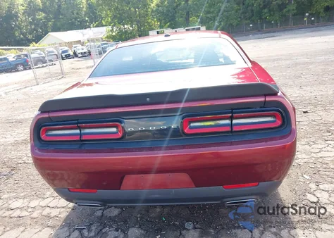 2018 Dodge Challenger Sxt z USA, uszkodzony, nr VIN 2C3CDZAGXJH183975